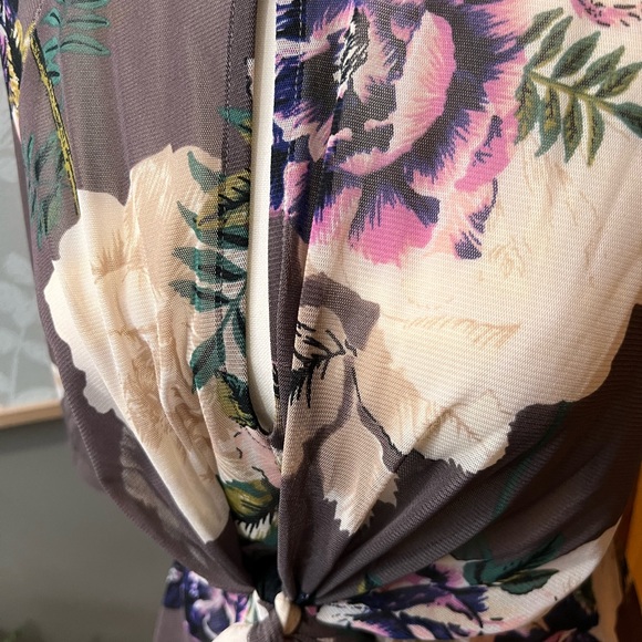 Daytrip Keyhole blouse - Picture 2 of 4